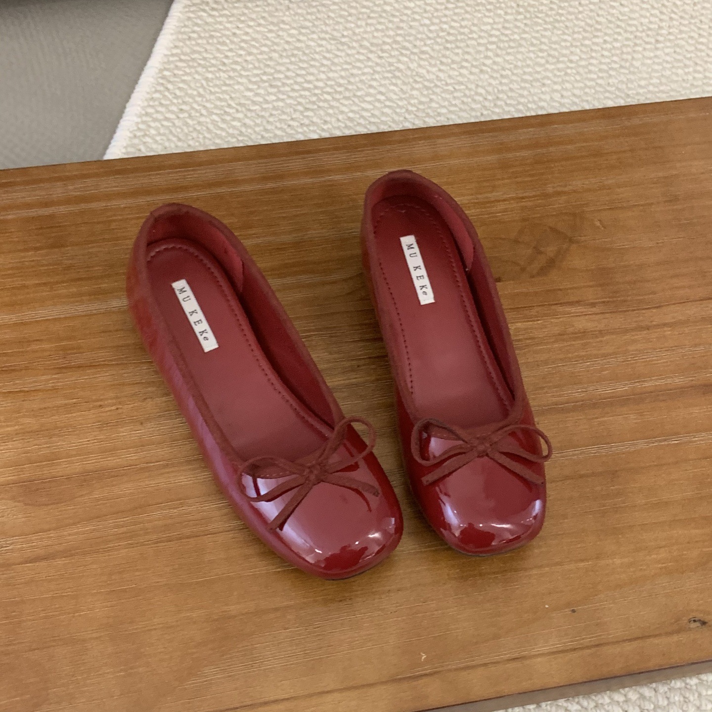 Women s 2025 Spring New French Style Gentle and Elegant Commuting Pumps with Inner Heightening and Red Bowknot Single Shoes - Image 8