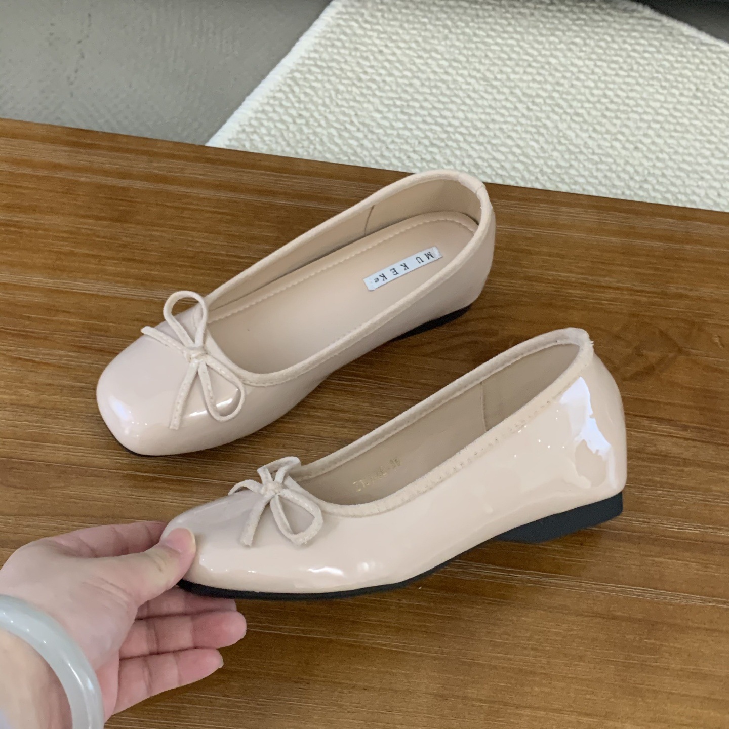 Women s 2025 Spring New French Style Gentle and Elegant Commuting Pumps with Inner Heightening and Red Bowknot Single Shoes - Image 6